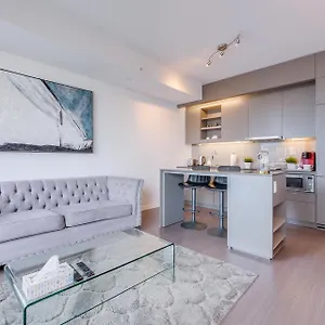 1br - View, Near Cn Tower & Rogers Center Apartment