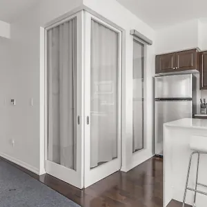 2 Bedroom W/ Amazing Views & Parking Apartment
